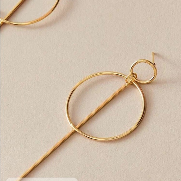 NWOT Gold Drop Earrings - Picture 3 of 3